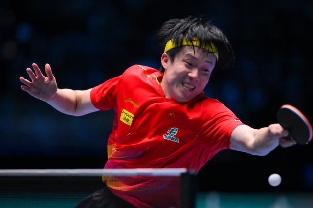 （体育）（2）乒乓球——世界杯男单：王楚钦晋级四强XxjpseC007164_20250418_PEPFN0A001.jpg