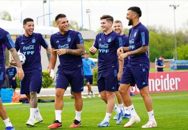 1697071886127099287.jpeg F8HmFhWXoAAtVWS.jpeg