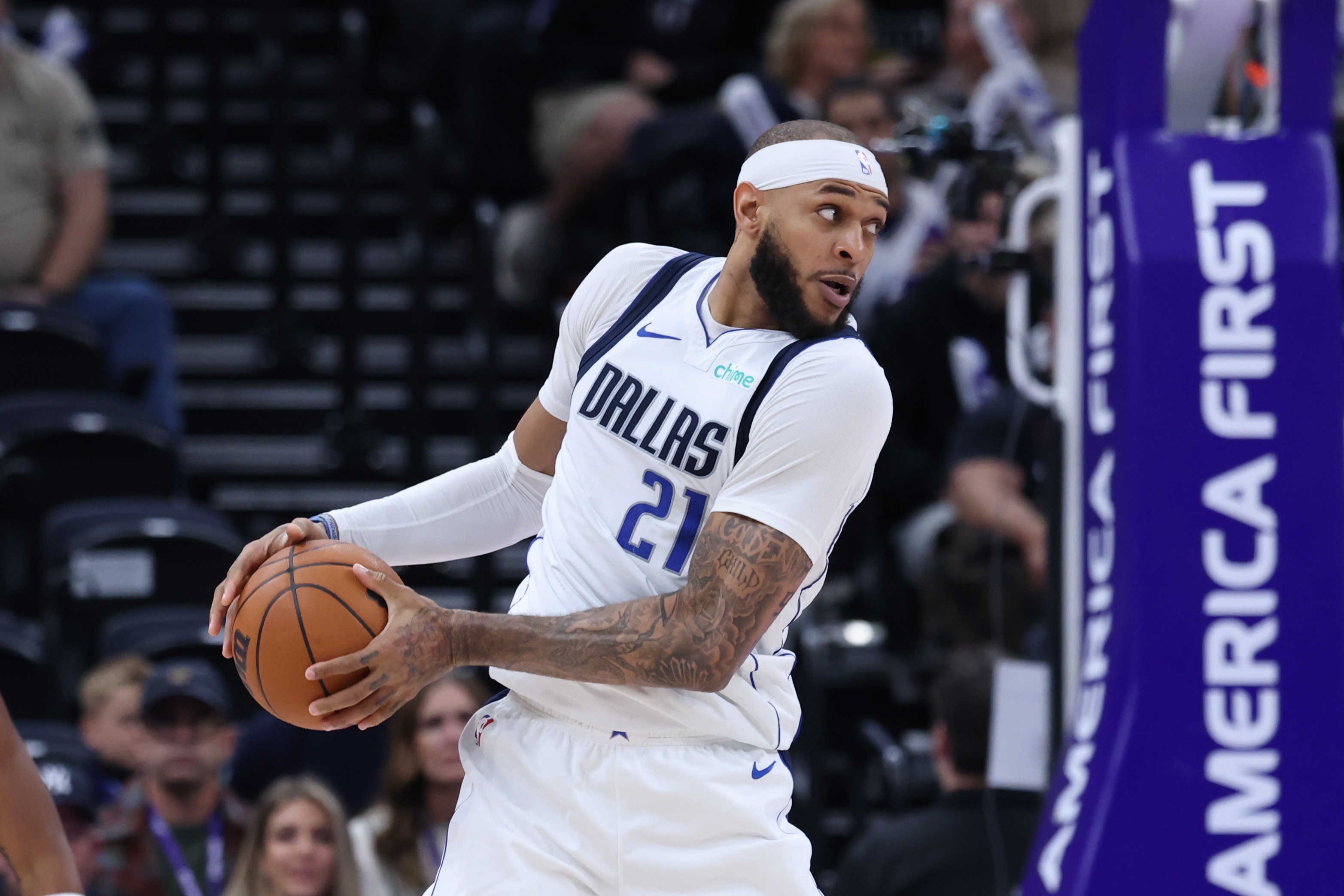 开云在哪里开户-TA记者：多队想升级中锋 猛龙、老鹰和绿军等队有意加福德